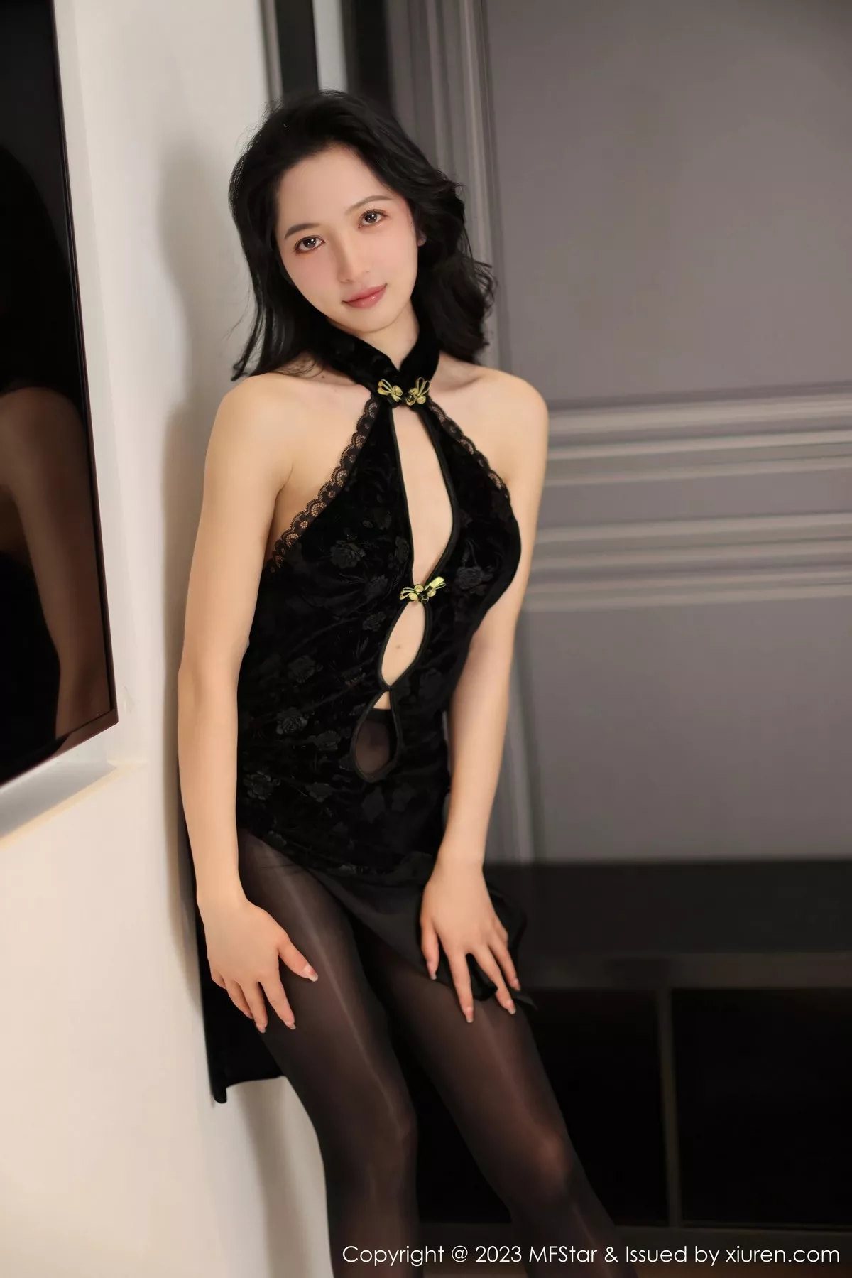 [MFStar模范学院]第599期茜茜写真-秀人资源网